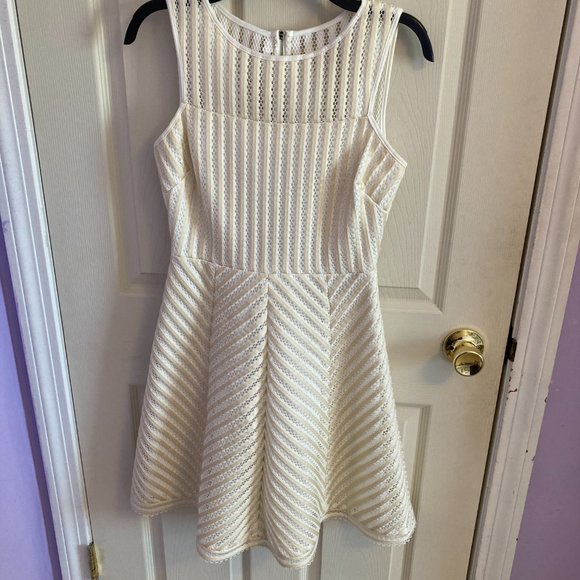 Guess Dress Fit and Flare Size 4 Cream - Picture 2 of 5